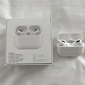 Apple AirPods Pro with MagSafe Charging Case